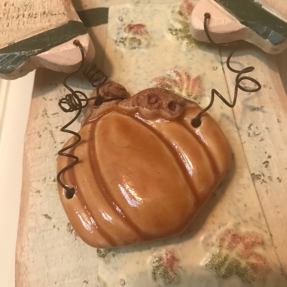 Fall Angel Decoration - Picture 5 of 7